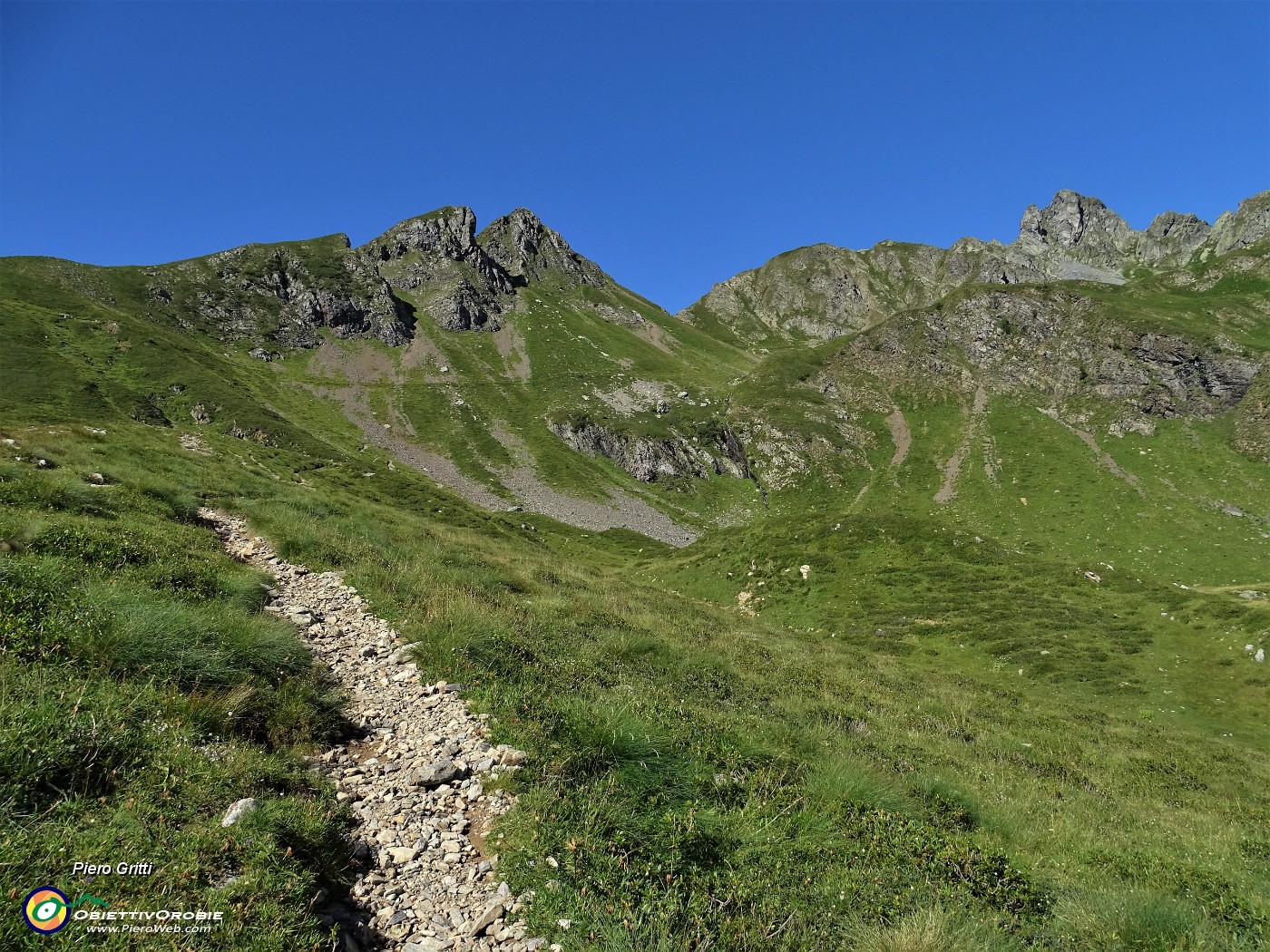 31 Sul sent.-raccordo per il sent. 109 per i Laghi di Ponteranica.JPG